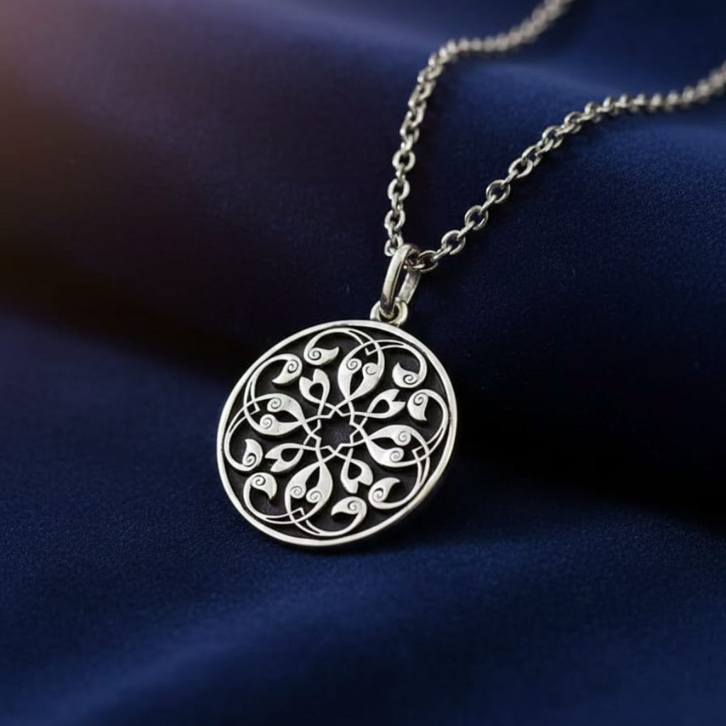 Armenian Ornament Qerovbe round